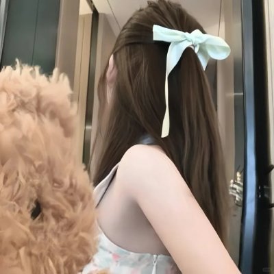 绿衣女子
